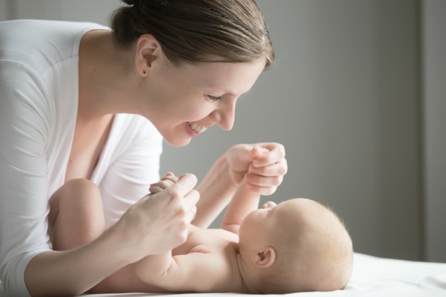 Le applicazioni che aiutano le mamme con l’allattamento e la crescita del bambino